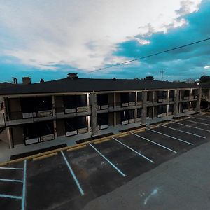 Riverside Inn & Suites By Oyo Danville Ceaser Casino
